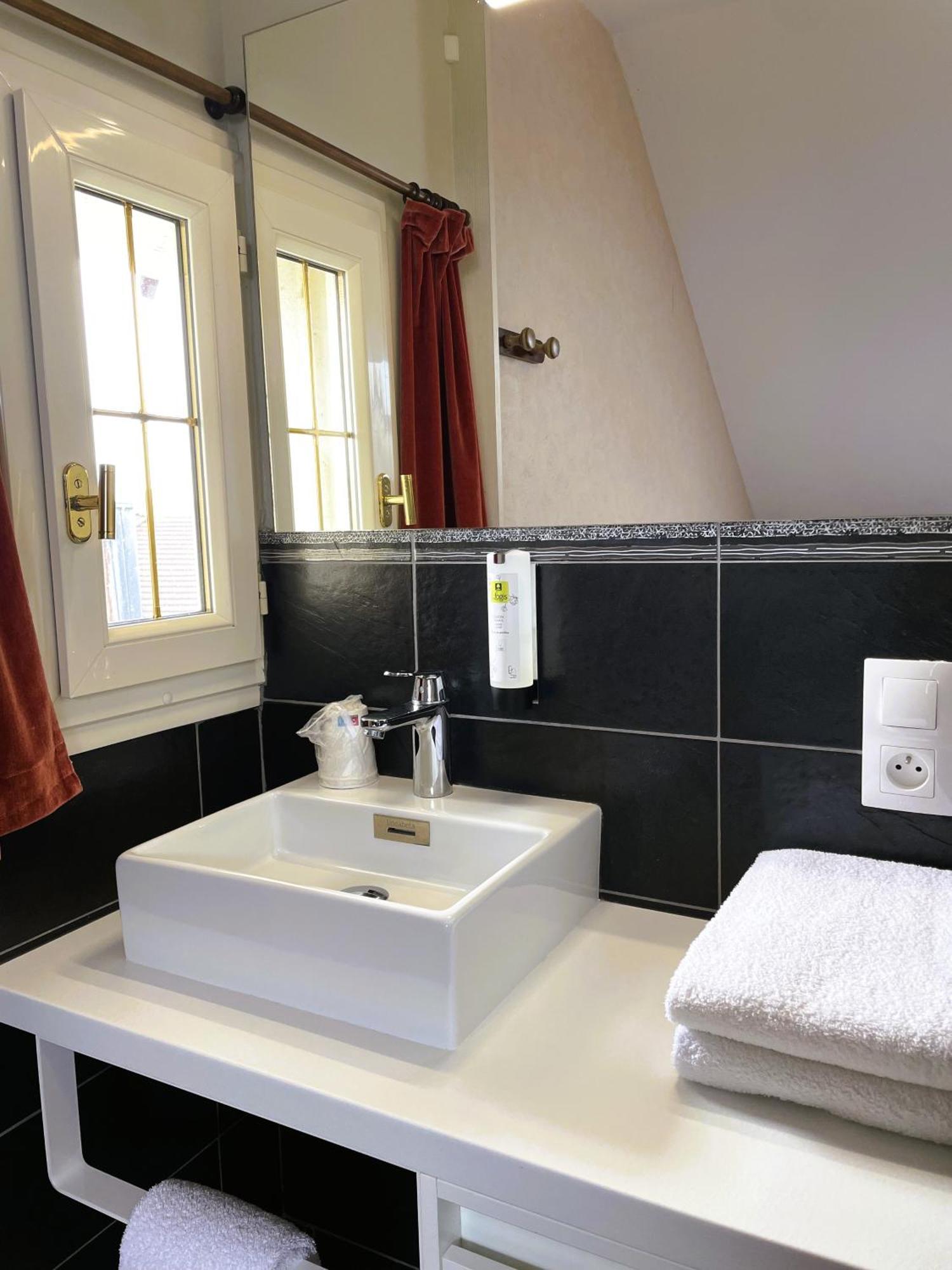 Logis Hotel Le Saint Florent Mont-pres-Chambord Exterior photo